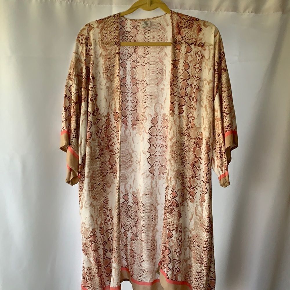 Small-Medium open front Kimono top with coral & tan snake print